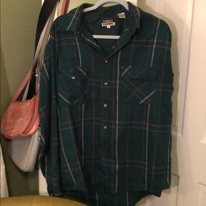 OVERSIZED GREEN FLANNEL 💚🧩🎾